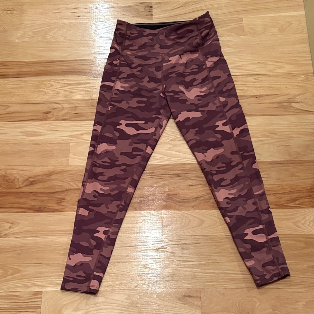 Calvin Klein camo Leggings in Brown and Pink